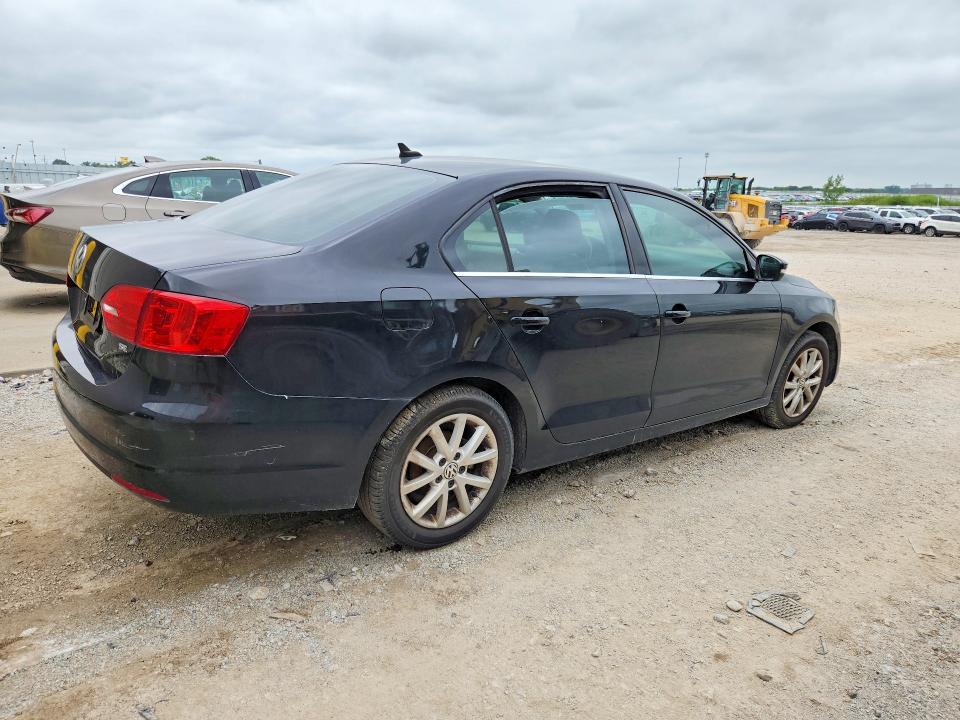 Photo 3 from auction – 2014 VOLKSWAGEN JETTA with VIN 3VWD17AJ9EM425927