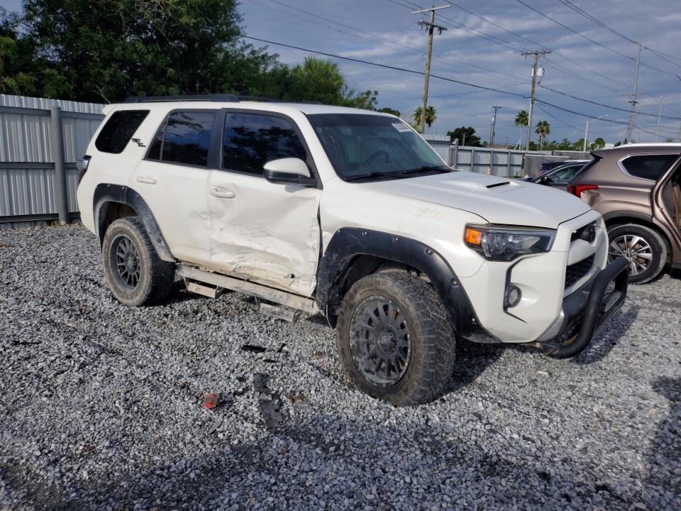 Photo 4 from auction – 2019 TOYOTA 4RUNNER with VIN JTEBU5JR4K5614381