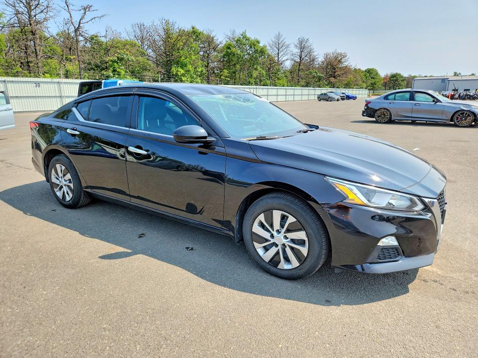Photo 4 from auction – 2019 NISSAN ALTIMA with VIN 1N4BL4BW1KC214365