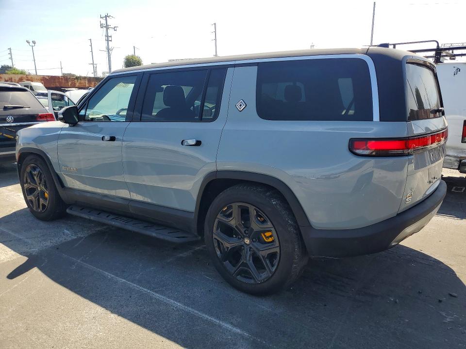Photo 2 from auction – 2023 RIVIAN R1S with VIN 7PDSGABA8PN029509