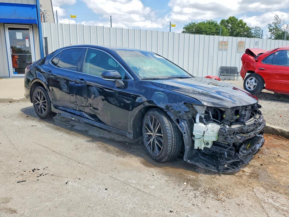 Снимка 4 от търг – 2022 TOYOTA CAMRY с VIN 4T1G11AK3NU060464