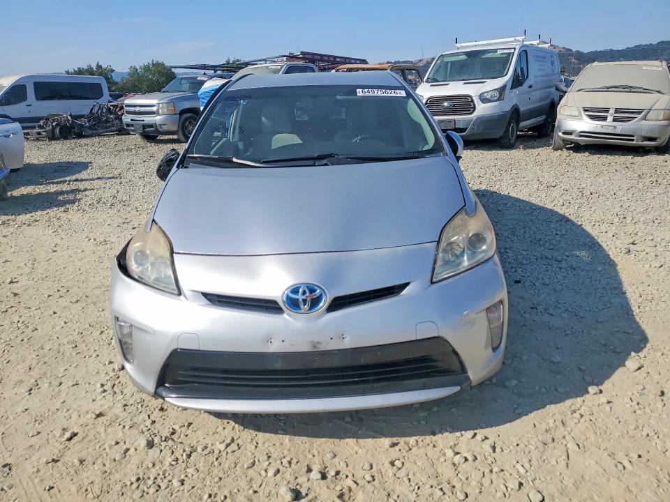 Photo 5 from auction – 2013 TOYOTA PRIUS with VIN JTDKN3DU0D0351327