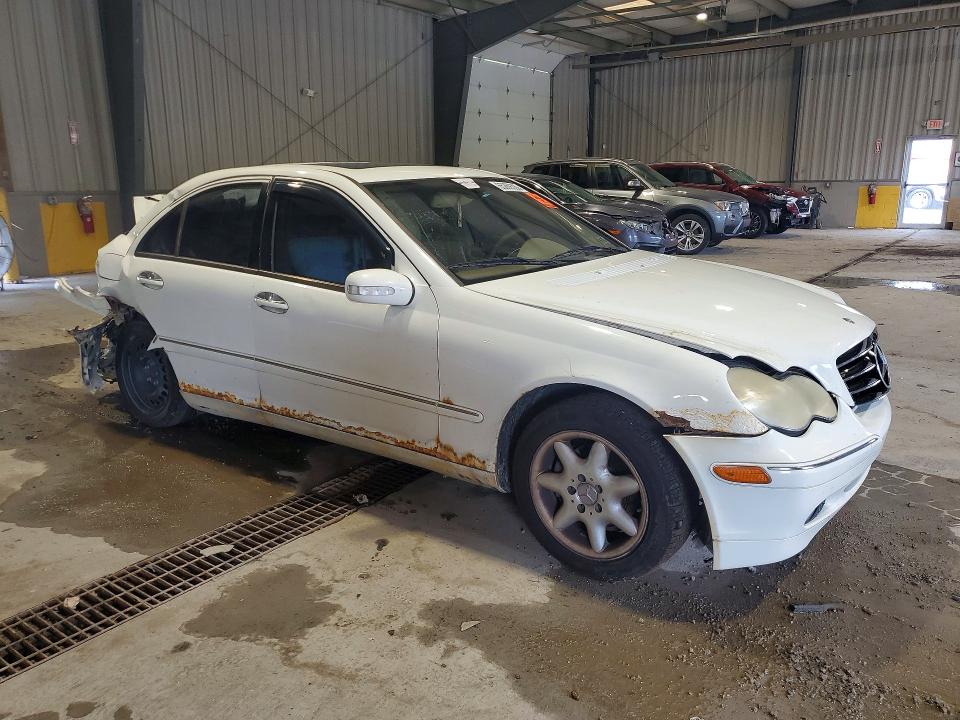 Photo 4 from auction – 2002 MERCEDES-BENZ C with VIN WDBRF61J72F237230