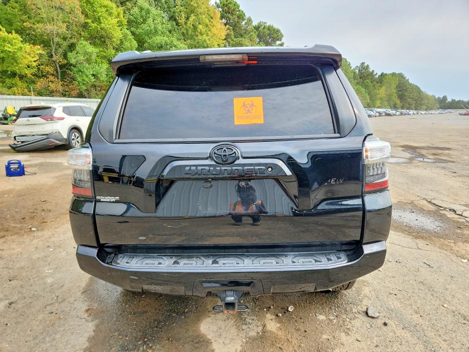 Photo 6 from auction – 2018 TOYOTA 4RUNNER with VIN JTEZU5JR4J5187202