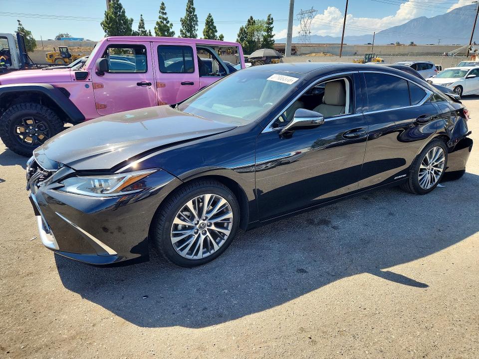 LEXUS ES 2020 with VIN 58AD21B12LU009677 - Photo from auction