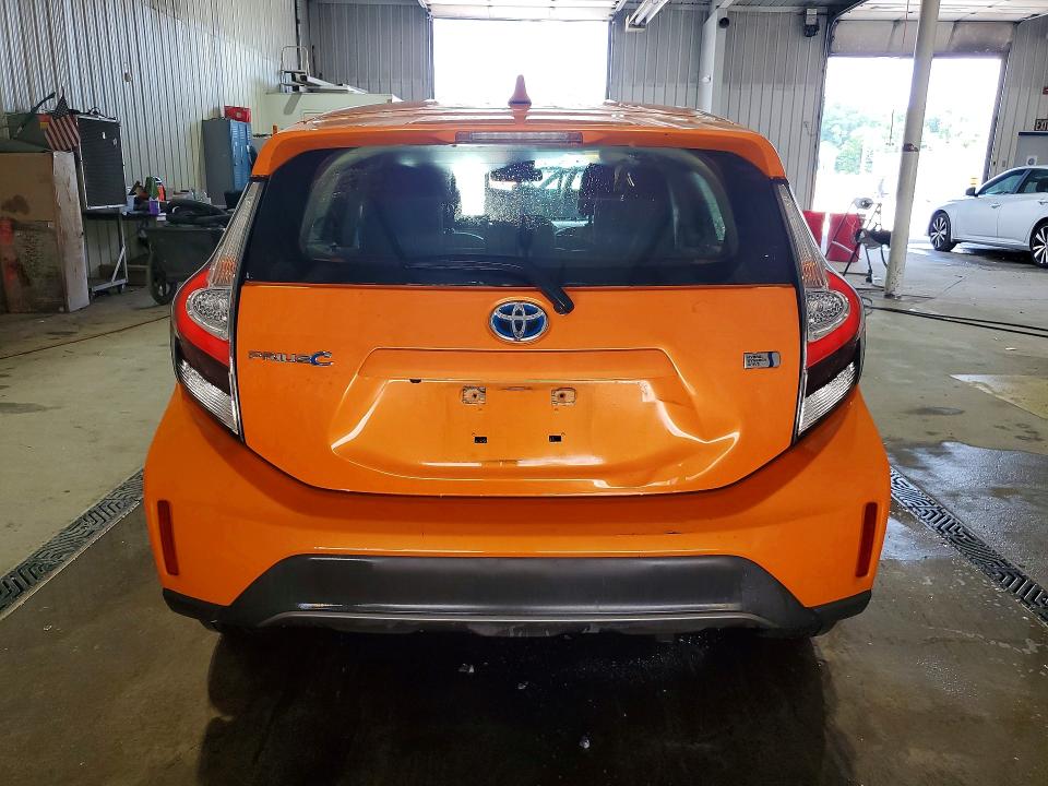 Фото 6 с аукциона – 2018 TOYOTA PRIUS C с VIN JTDKDTB30J1600034