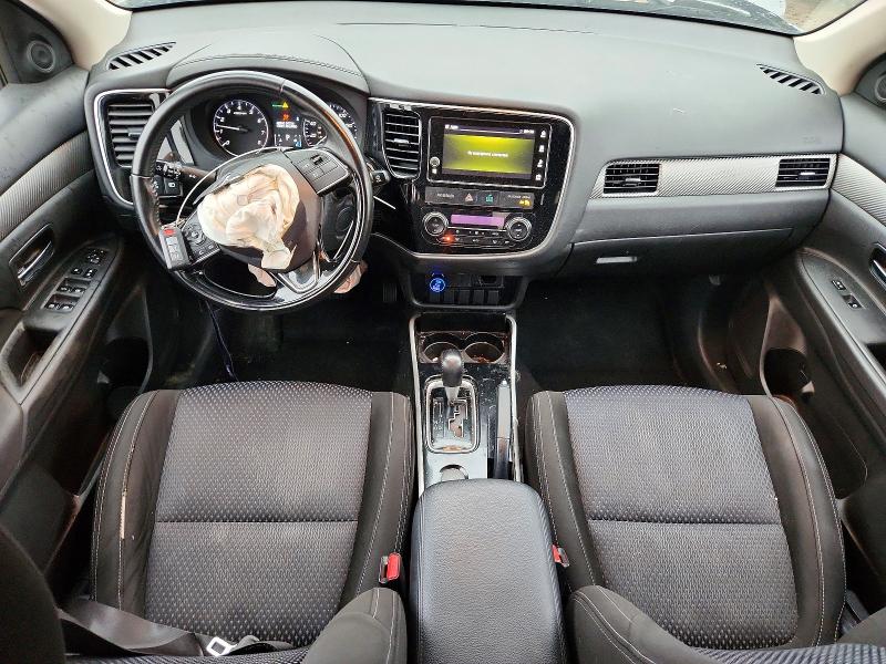 Photo 8 from auction – 2017 MITSUBISHI OUTLANDER with VIN JA4AD3A33HZ036446