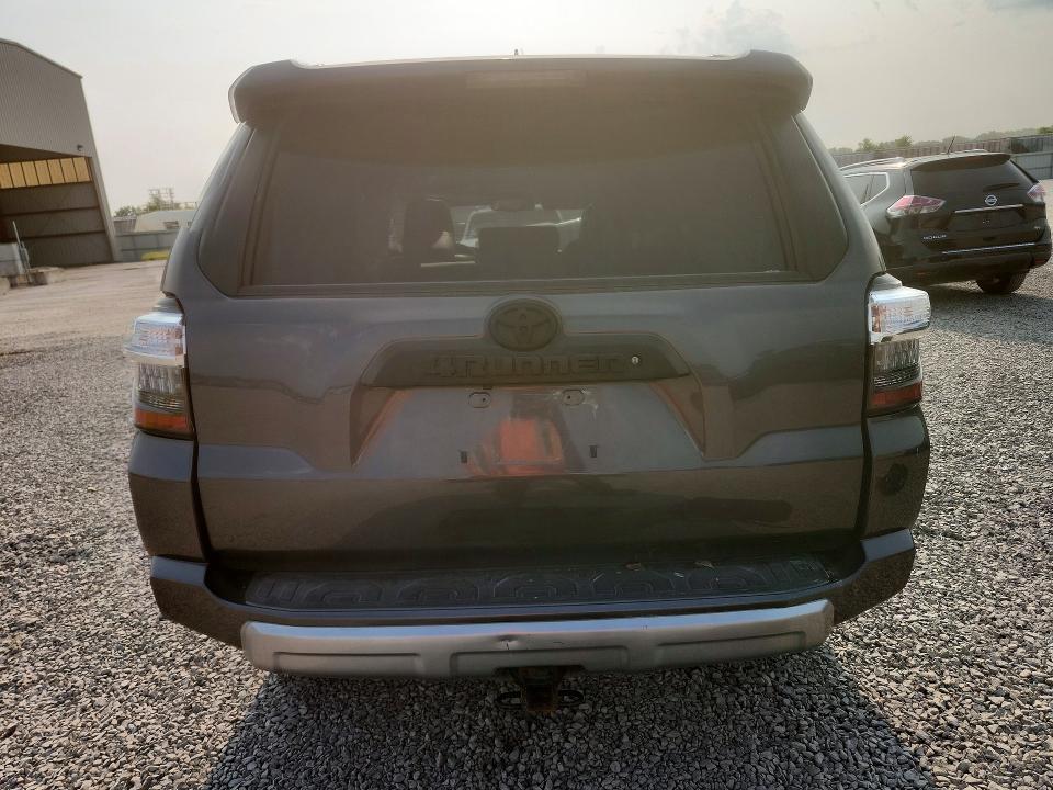 Photo 6 from auction – 2018 TOYOTA 4RUNNER with VIN JTEBU5JR5J5545778