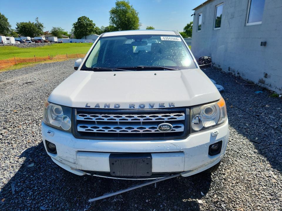 Photo 5 from auction – 2011 LAND ROVER LR2 with VIN SALFR2BN8BH275939
