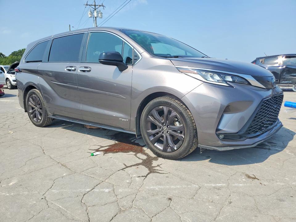 Photo 4 from auction – 2021 TOYOTA SIENNA with VIN 5TDXRKEC2MS052817