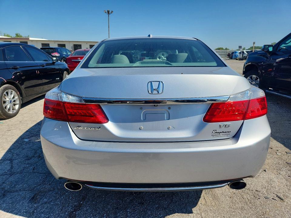 Photo 6 from auction – 2015 HONDA ACCORD with VIN 1HGCR3F80FA022618