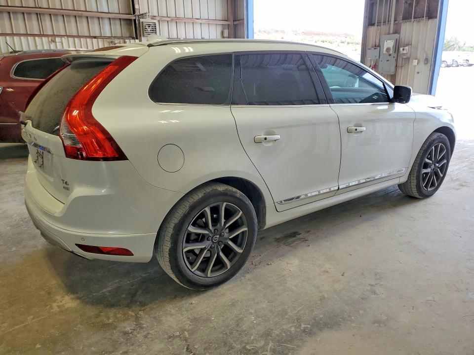 Photo 3 from auction – 2017 VOLVO XC60 with VIN YV449MRR2H2043283