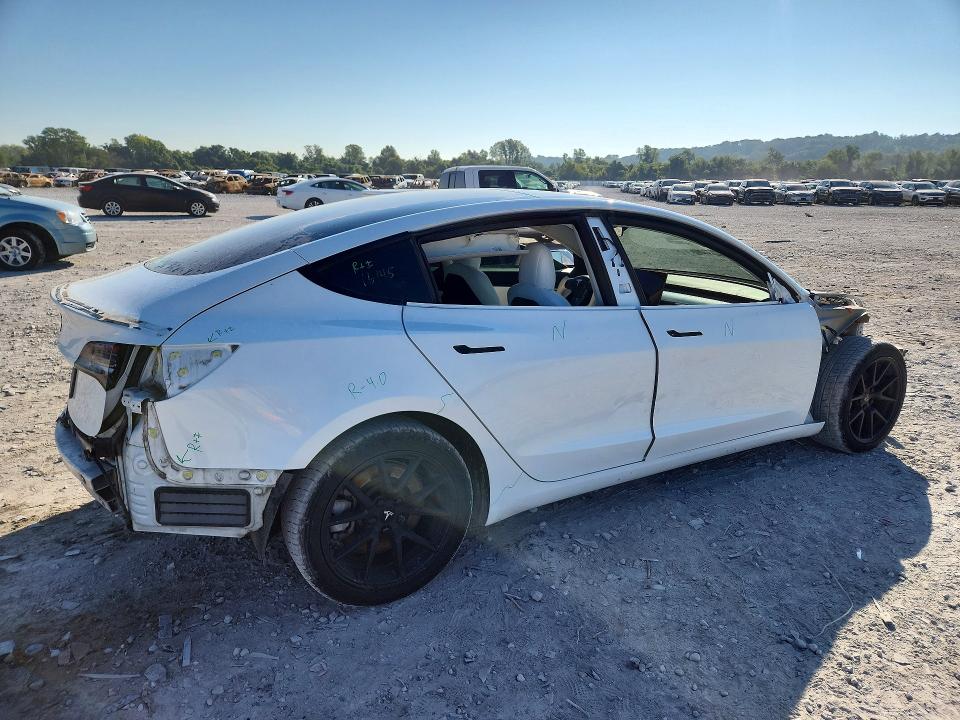 Foto 3 de la subasta – 2021 TESLA MODEL 3 con VIN 5YJ3E1EB3MF856057