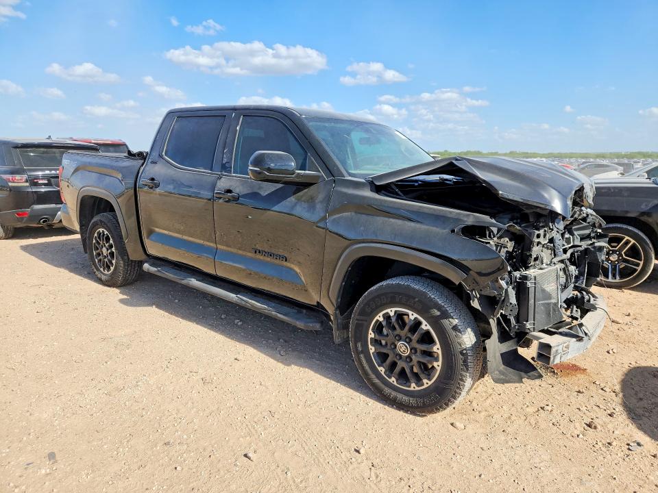 Photo 4 from auction – 2023 TOYOTA TUNDRA with VIN 5TFLA5DB3PX108214