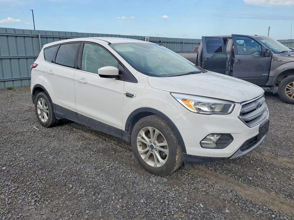 Photo 4 from auction – 2017 FORD ESCAPE with VIN 1FMCU0GD6HUD88944