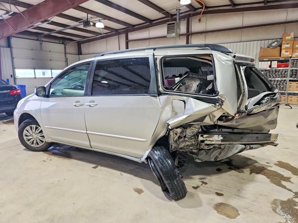 Photo 2 from auction – 2004 TOYOTA SIENNA with VIN 5TDZA23C64S219117
