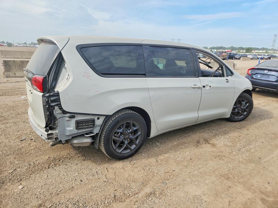 Zdjęcie 3 z aukcji – 2019 CHRYSLER PACIFICA z VIN 2C4RC1FG7KR609281