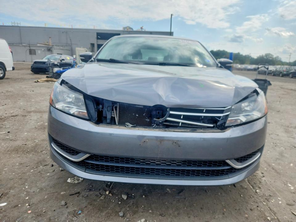 Photo 5 from auction – 2013 VOLKSWAGEN PASSAT with VIN 1VWCP7A39DC064887