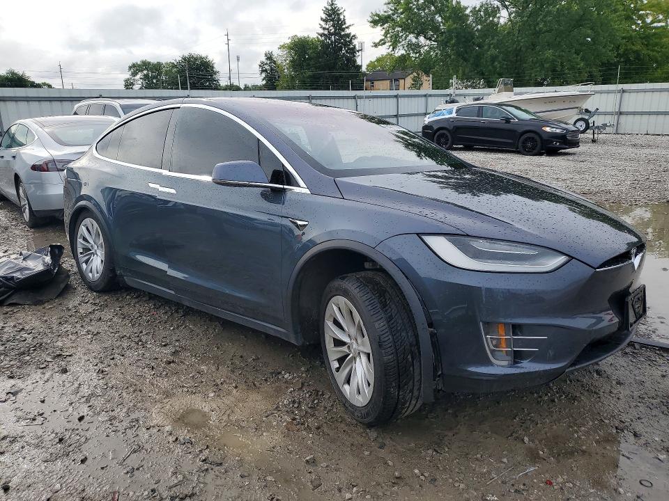 Photo 4 from auction – 2020 TESLA MODEL X with VIN 5YJXCDE22LF308140