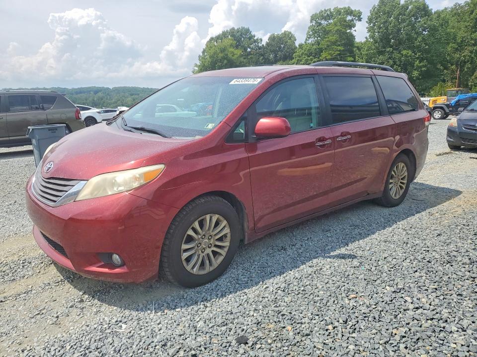 TOYOTA SIENNA 2011 with VIN 5TDYK3DC6BS039386 - Photo from auction