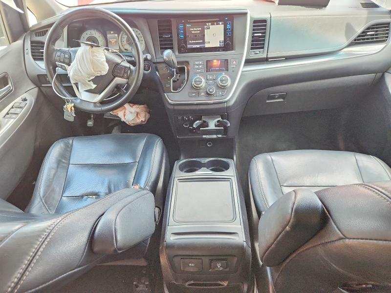 Photo 8 from auction – 2015 TOYOTA SIENNA with VIN 5TDXK3DCXFS661555