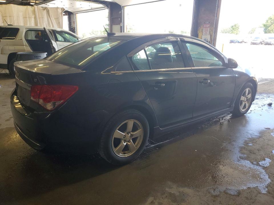 Photo 3 from auction – 2014 CHEVROLET CRUZE with VIN 1G1PC5SB0E7249178
