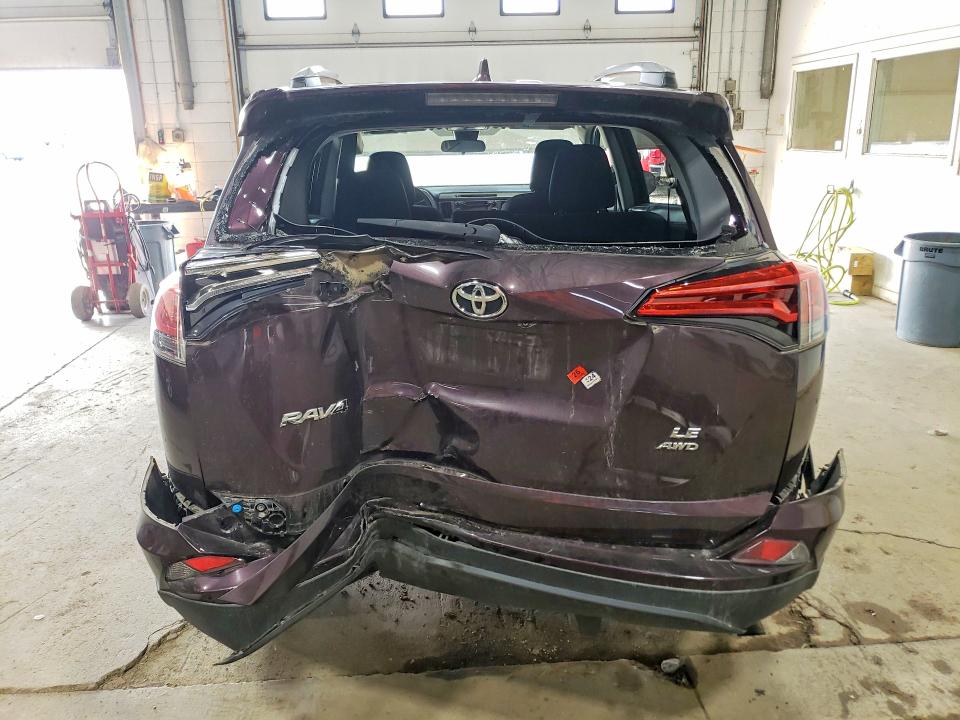 Photo 6 from auction – 2017 TOYOTA RAV4 with VIN 2T3BFREV0HW620404