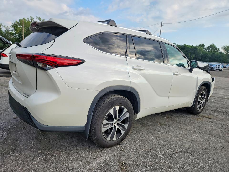 Photo 3 from auction – 2021 TOYOTA HIGHLANDER with VIN 5TDGZRBH1MS532033