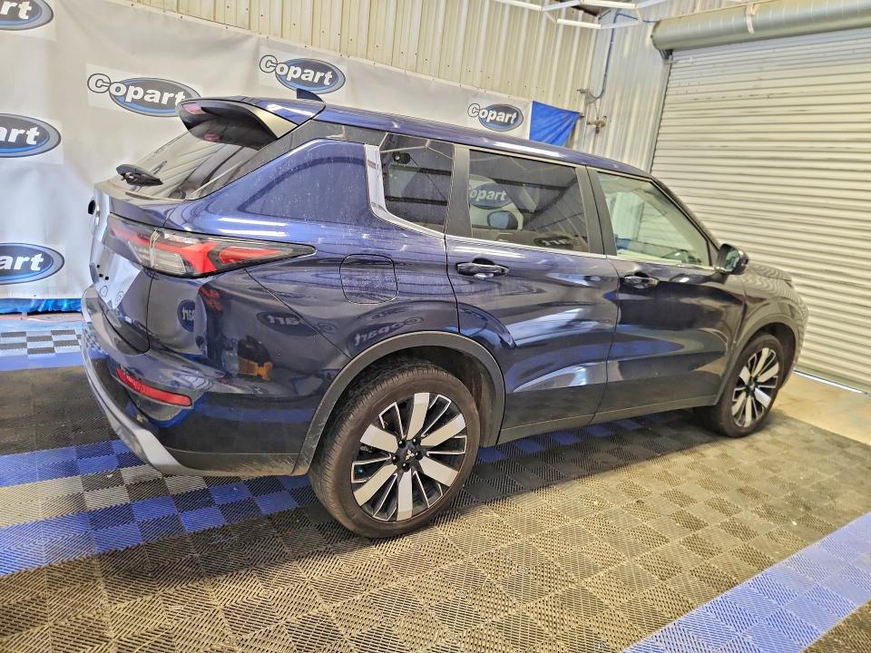 Снимка 3 от търг – 2025 MITSUBISHI OUTLANDER с VIN JA4J3VA8XSZ029074
