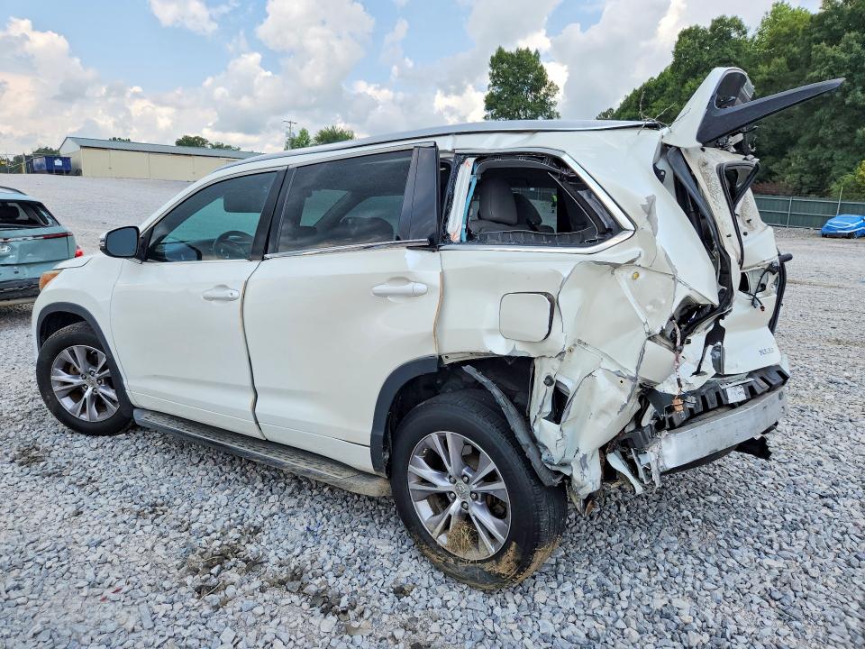 Photo 2 from auction – 2015 TOYOTA HIGHLANDER with VIN 5TDKKRFH3FS047162