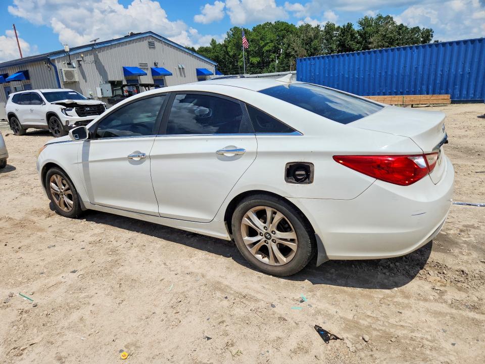 Photo 2 from auction – 2011 HYUNDAI SONATA with VIN 5NPEC4AC0BH040825