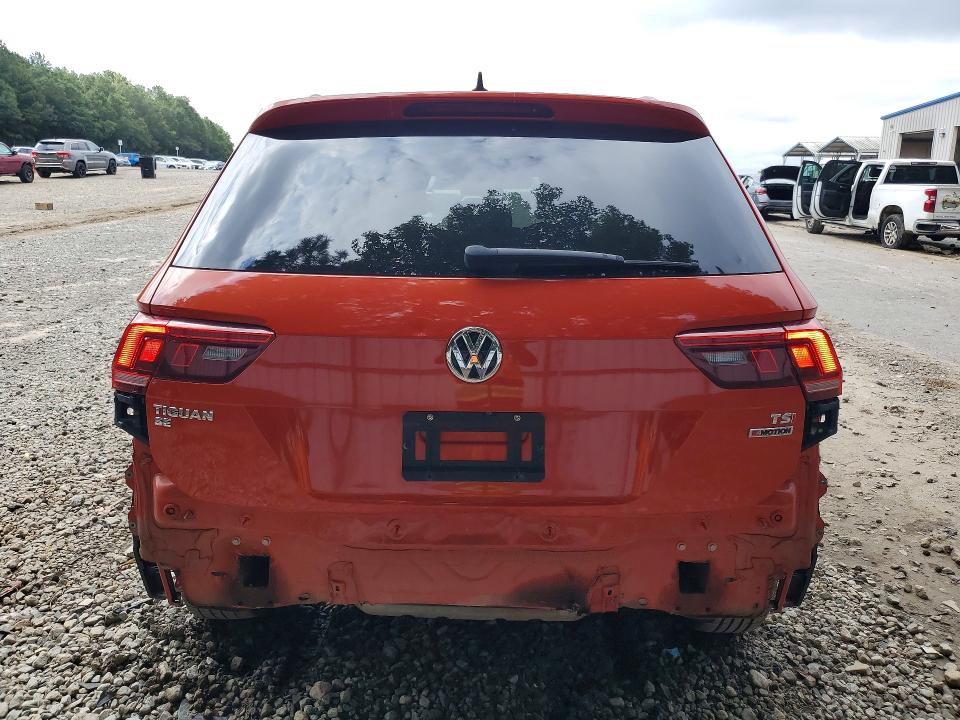 Photo 6 from auction – 2018 VOLKSWAGEN TIGUAN with VIN 3VV2B7AX2JM185062