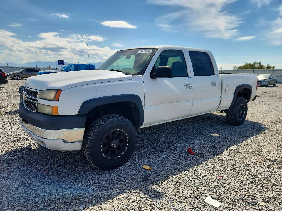 CHEVROLET SILVERADO 2005 with VIN 1GCHK23U15F804576 - Photo from auction