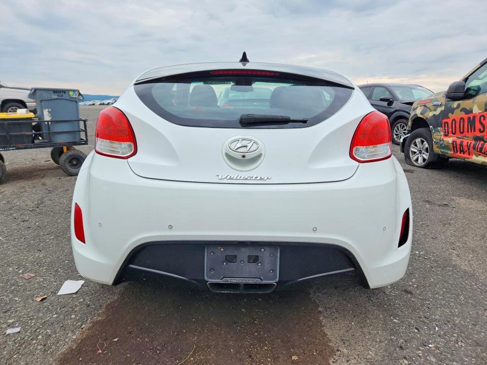 Photo 6 from auction – 2015 HYUNDAI VELOSTER with VIN KMHTC6AD2FU221234