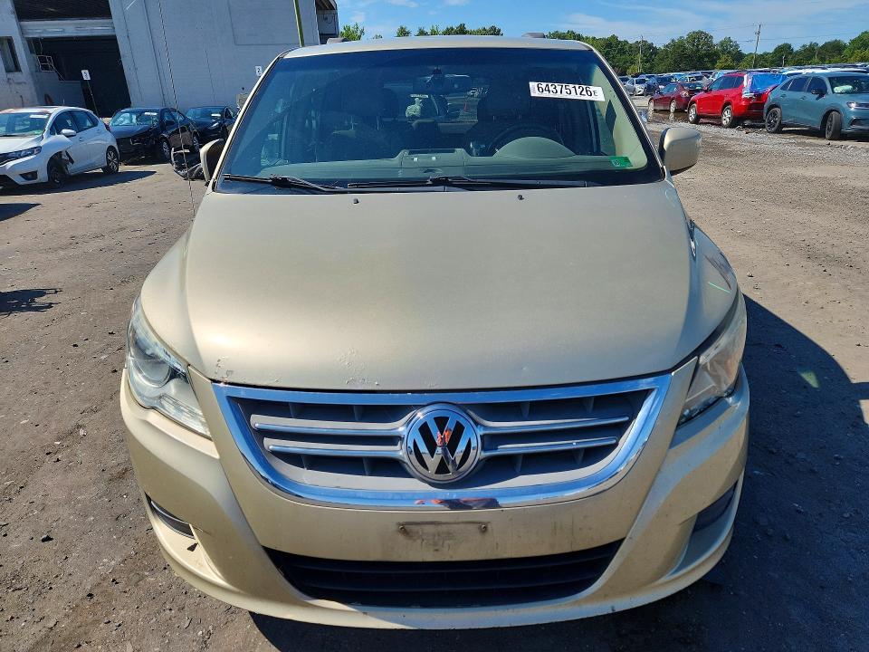 Photo 5 from auction – 2011 VOLKSWAGEN ROUTAN with VIN 2V4RW3DG1BR789563