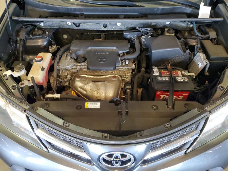 Photo 11 from auction – 2015 TOYOTA RAV4 with VIN JTMRFREV5FD154283