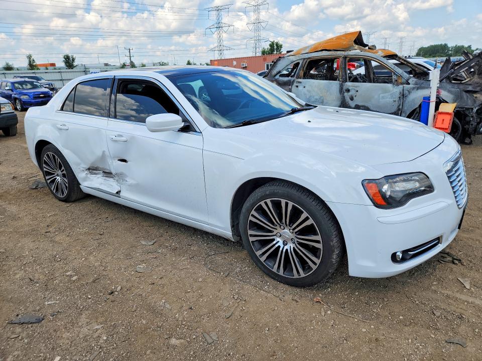 Photo 4 from auction – 2013 CHRYSLER 300 with VIN 2C3CCABT1DH703582