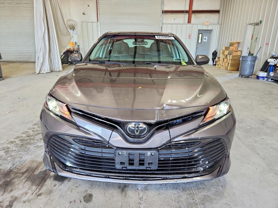 Photo 5 from auction – 2020 TOYOTA CAMRY with VIN 4T1C11BK0LU016576