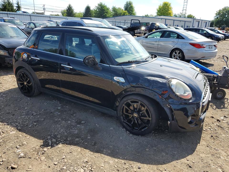 Photo 4 from auction – 2017 MINI COOPER with VIN WMWXU3C36H2F48708
