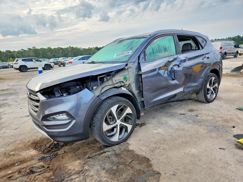 HYUNDAI TUCSON 2017 with VIN KM8J33A25HU352164 - Photo from auction