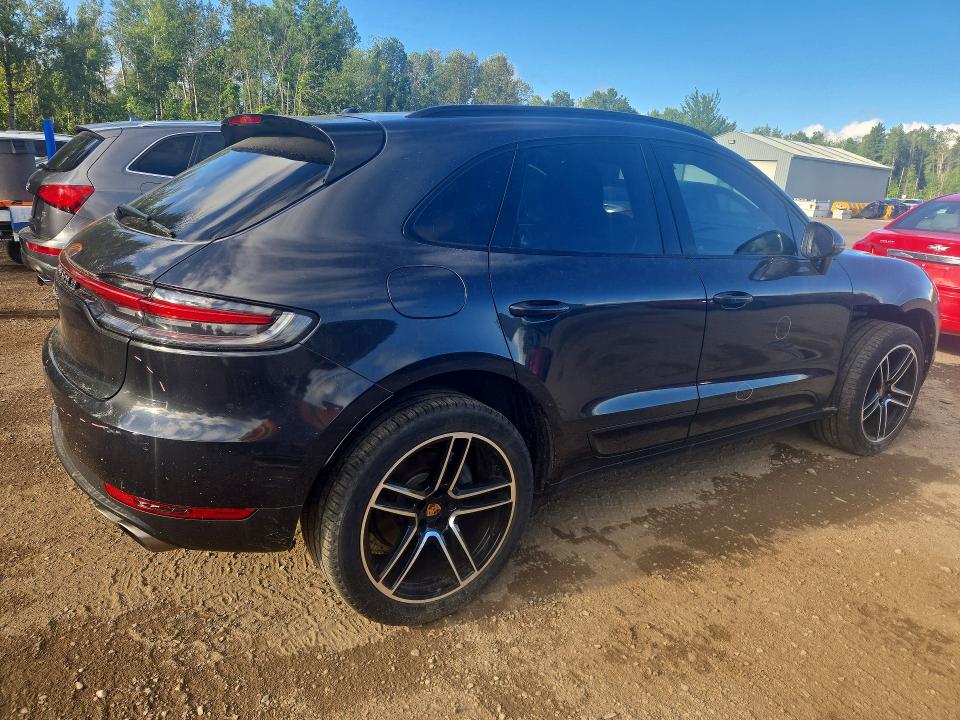 Photo 3 from auction – 2019 PORSCHE MACAN with VIN WP1AB2A52KLB34092