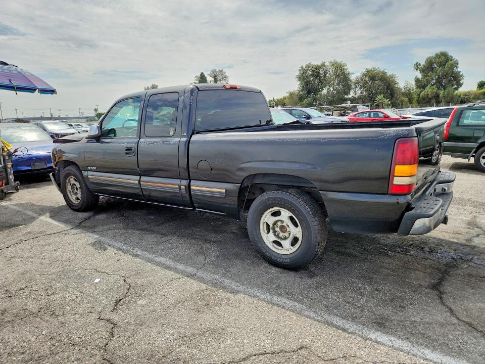 Photo 2 from auction – 2001 CHEVROLET SILVERADO with VIN 2GCEC19T611407679