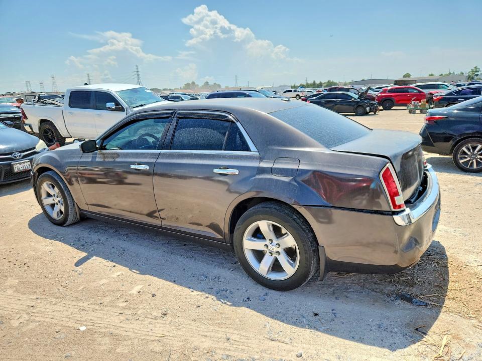 Photo 2 from auction – 2014 CHRYSLER 300C with VIN 2C3CCAKGXEH355754
