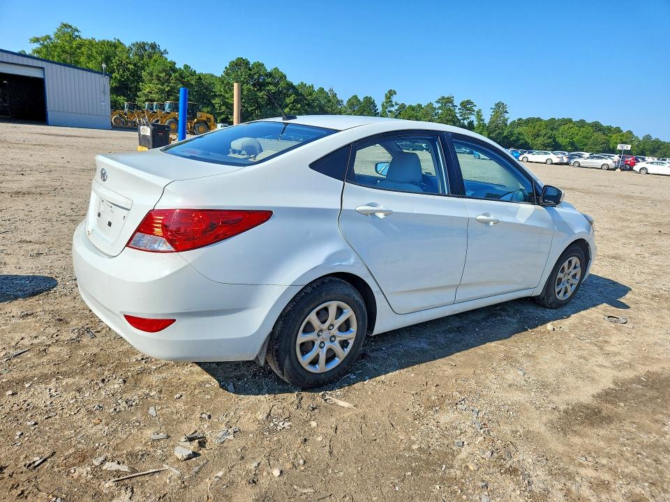 Photo 3 from auction – 2013 HYUNDAI ACCENT with VIN KMHCT4AE6DU393552