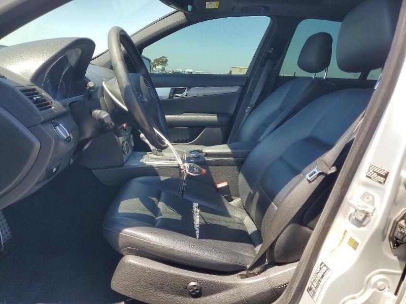 Photo 7 from auction – 2010 MERCEDES-BENZ C with VIN WDDGF8BB2AF464485
