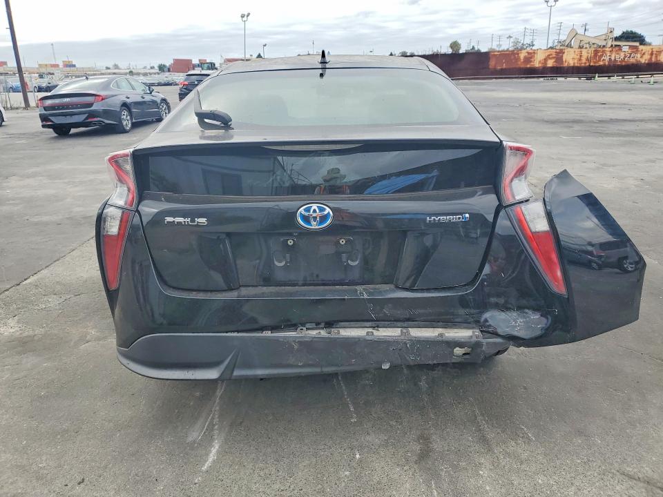 Photo 6 from auction – 2016 TOYOTA PRIUS with VIN JTDKARFU3G3012737