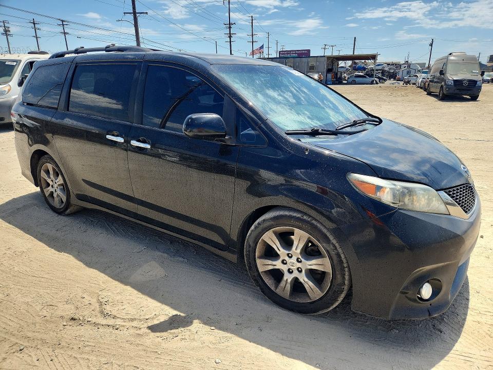 Photo 4 from auction – 2013 TOYOTA SIENNA with VIN 5TDXK3DC8DS313184