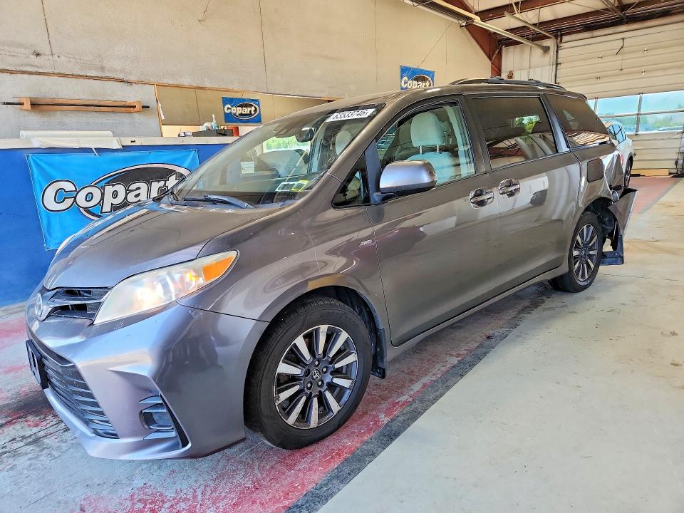 TOYOTA SIENNA 2018 with VIN 5TDJZ3DC0JS194950 - Photo from auction