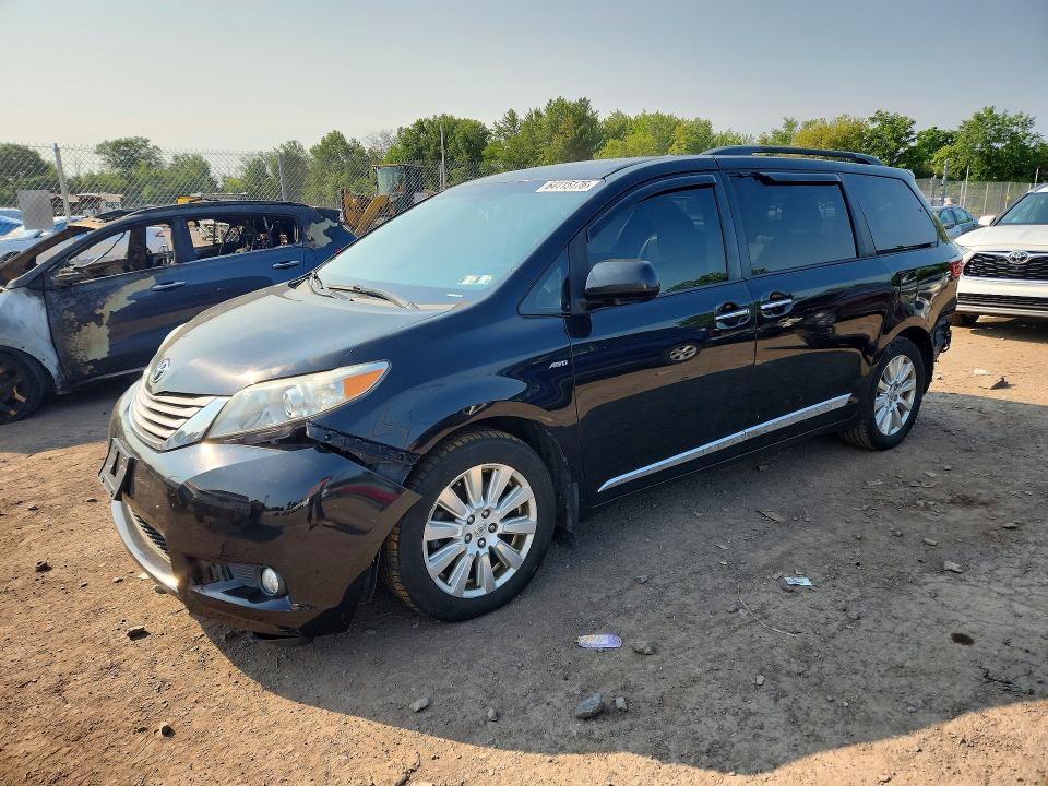 2017 TOYOTA SIENNA - Търг №64115176