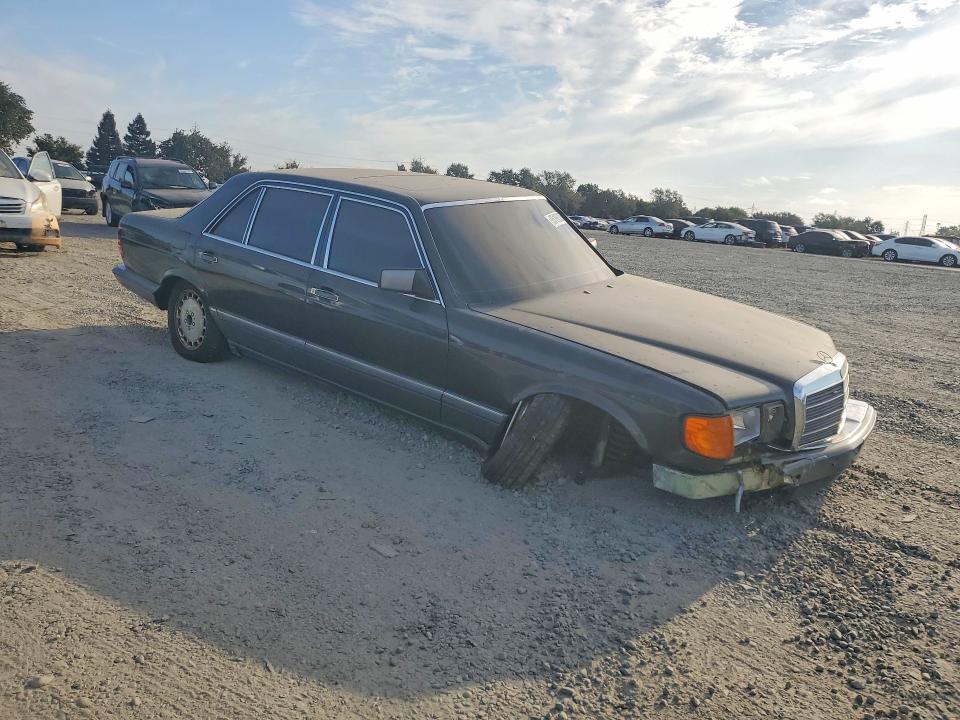 Photo 4 from auction – 1990 MERCEDES-BENZ 350 with VIN WDBCB35D5LA559528